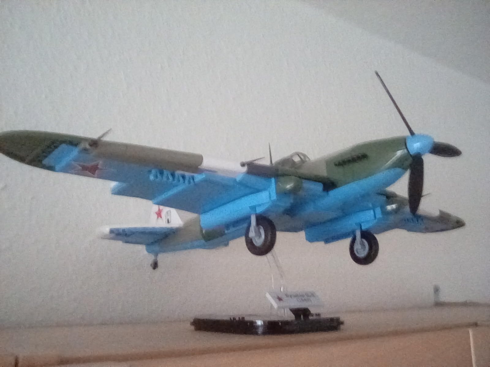 Stabiles Schlachtflugzeug, macht was her