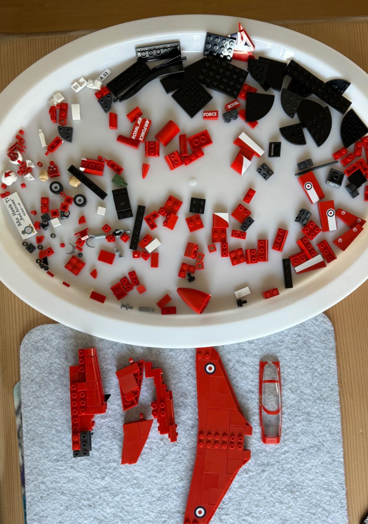Roter Pfeil im Wohnzimmer